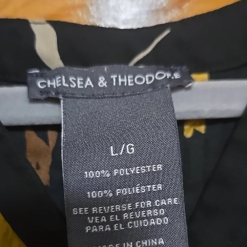 Chelsea & Theodore Black Sleeveless Buttoned Blouse L - Picture 2 of 3